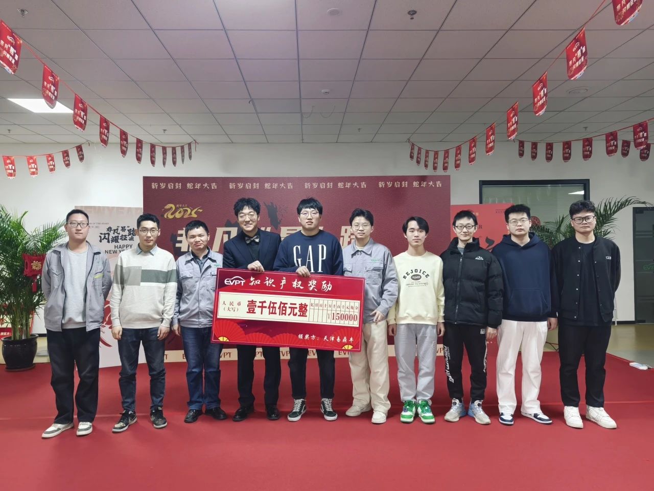 ab8a16f719012cbd899d1bdfa576e456.jpg
